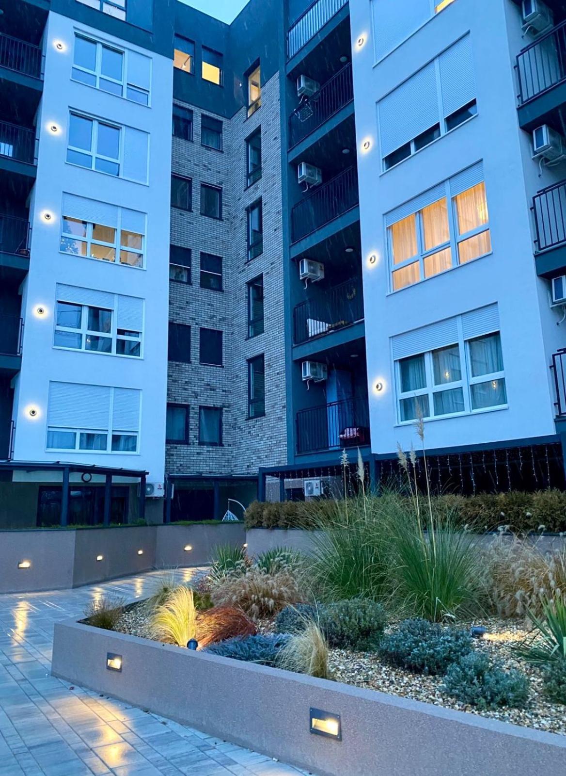Synthesis Apartments Суботица Экстерьер фото